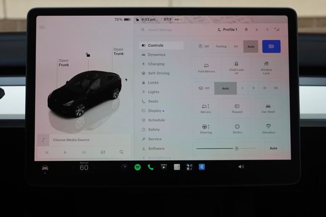 2024 Tesla Model Y Long Range - 23040932 - 46