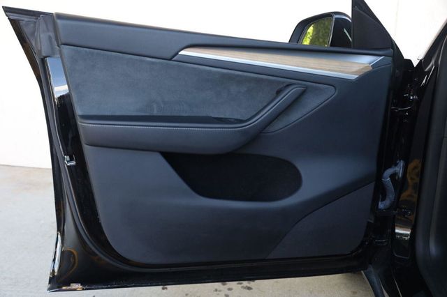 2024 Tesla Model Y Long Range - 23055967 - 11
