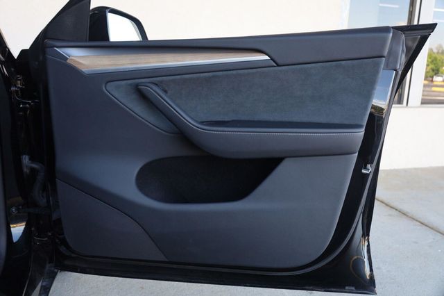 2024 Tesla Model Y Long Range - 23055967 - 22