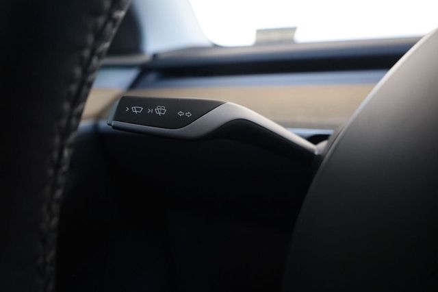 2024 Tesla Model Y Long Range - 23055967 - 30