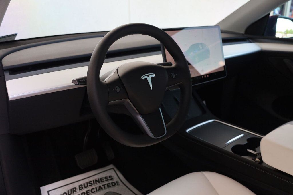 Tesla Model Y photo 15
