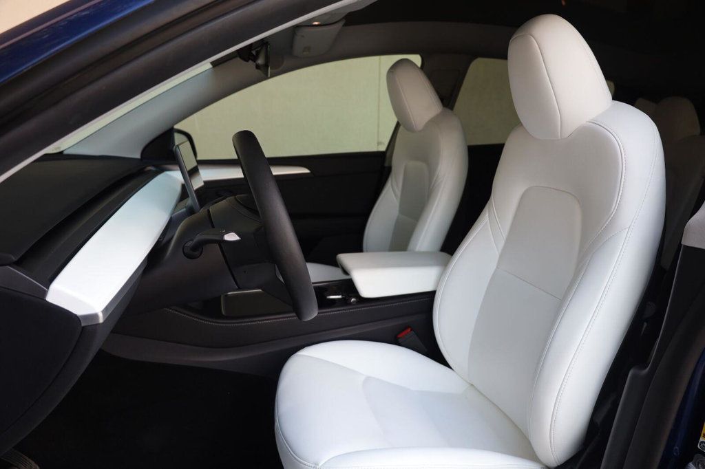 Tesla Model Y photo 17