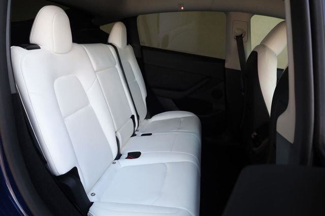 2024 Tesla Model Y Long Range - 23084811 - 22