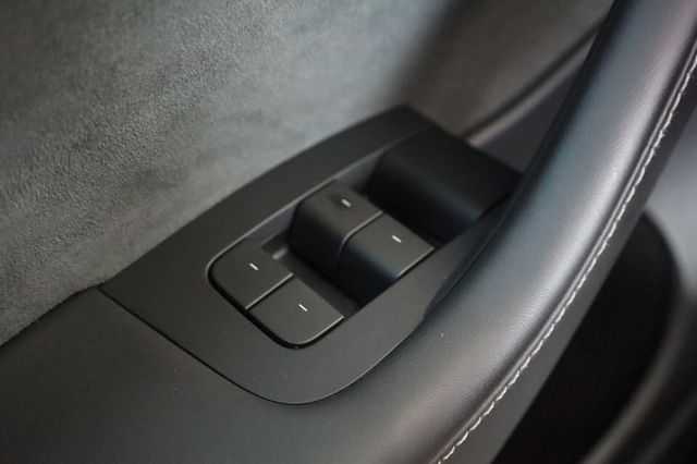 2024 Tesla Model Y Long Range - 23084811 - 33