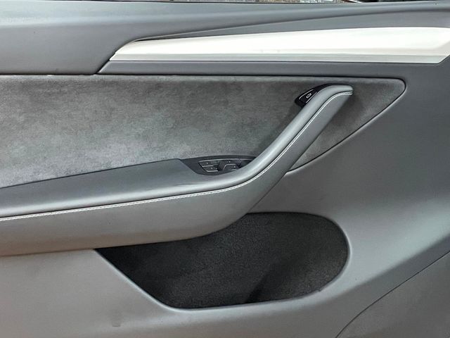 2024 Tesla Model Y Long Range AWD - 22969630 - 13