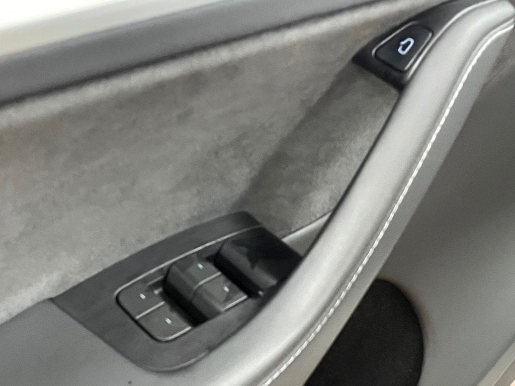 2024 Tesla Model Y Long Range AWD - 22969630 - 14