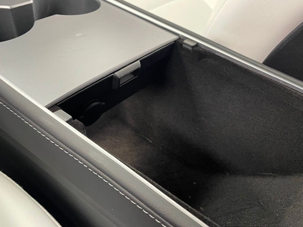 2024 Tesla Model Y Long Range AWD - 22969630 - 40