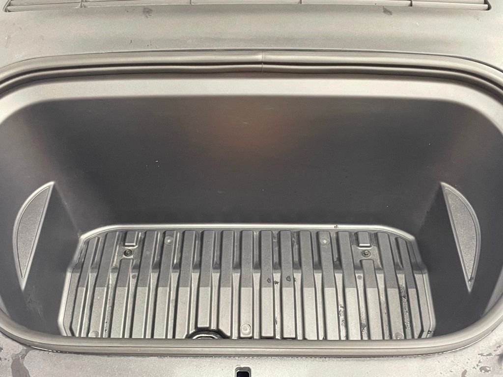 2024 Tesla Model Y Long Range AWD - 22969630 - 44