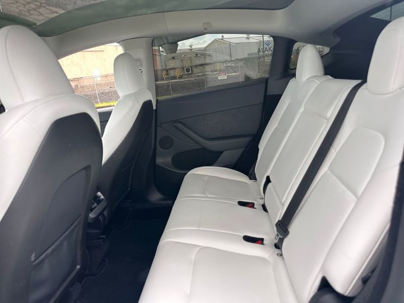 2024 Tesla Model Y Long Range AWD - 23003788 - 13