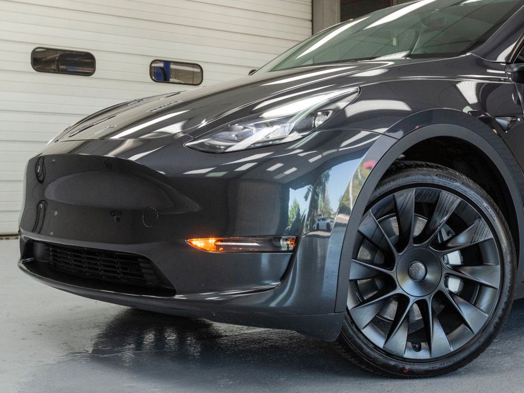 2024 Tesla Model Y Long Range photo 11