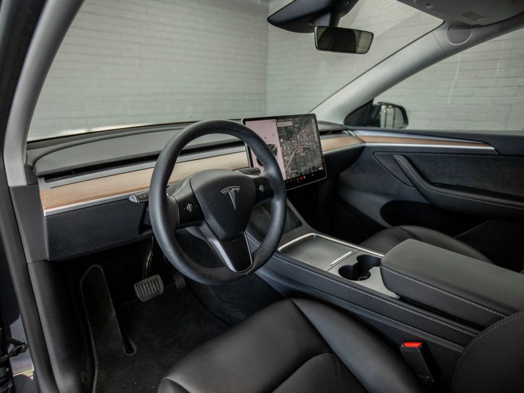 2024 Tesla Model Y Long Range photo 14