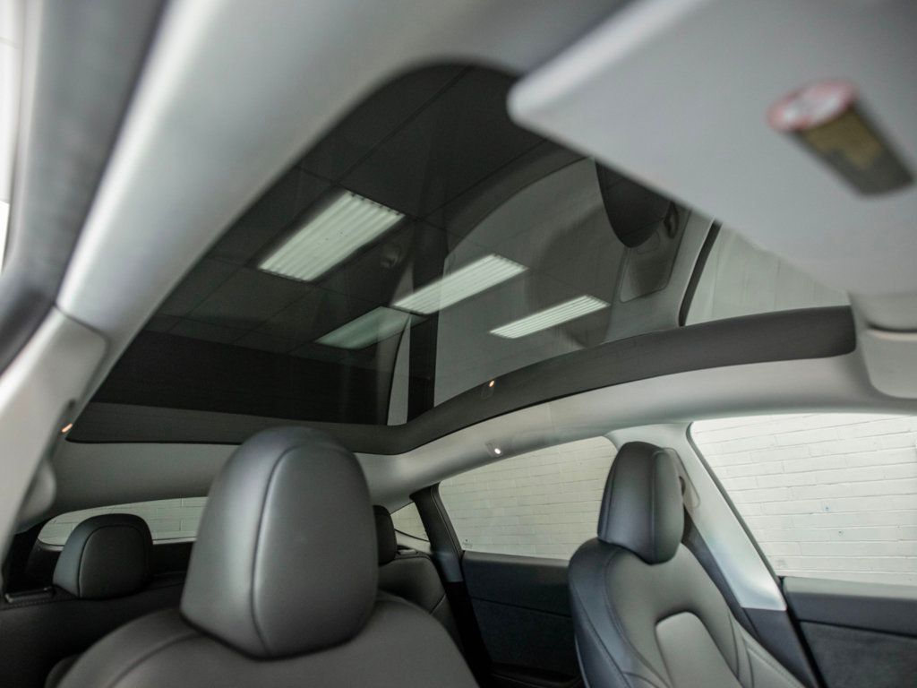 2024 Tesla Model Y Long Range photo 19
