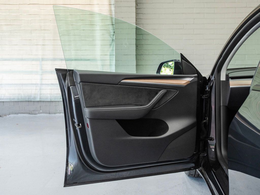 2024 Tesla Model Y Long Range photo 21