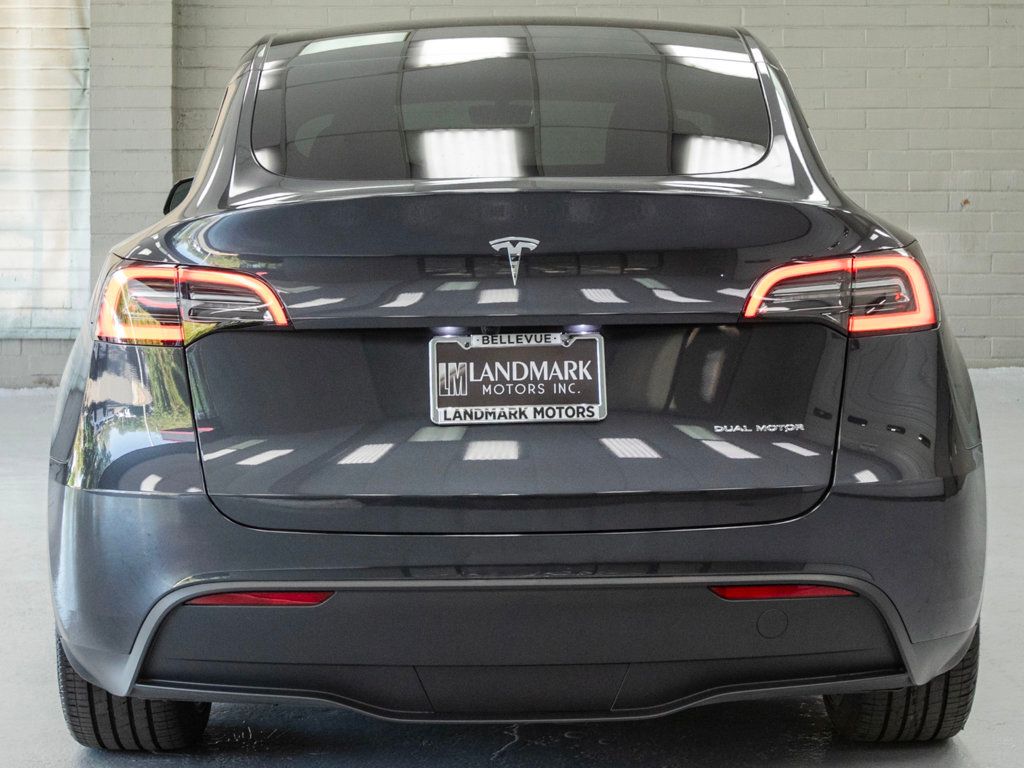 2024 Tesla Model Y Long Range photo 23