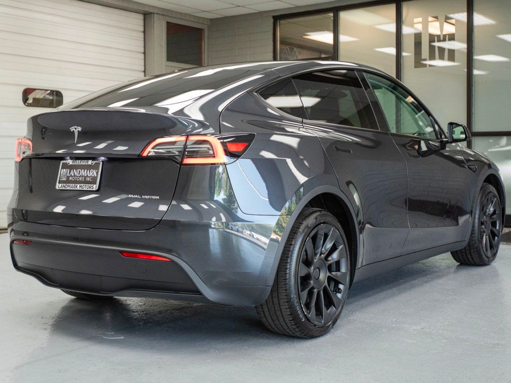 2024 Tesla Model Y Long Range photo 25