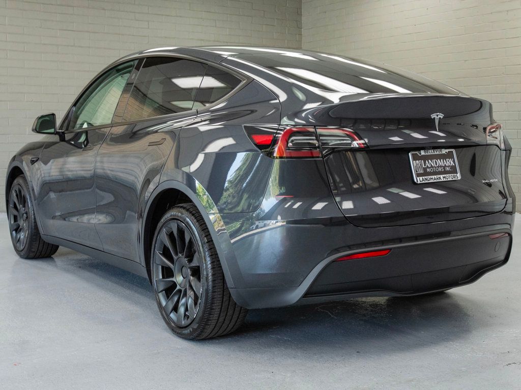 2024 Tesla Model Y Long Range photo 28