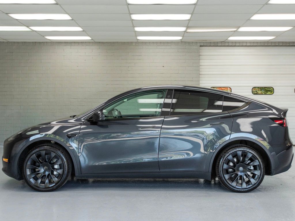 2024 Tesla Model Y Long Range photo 2