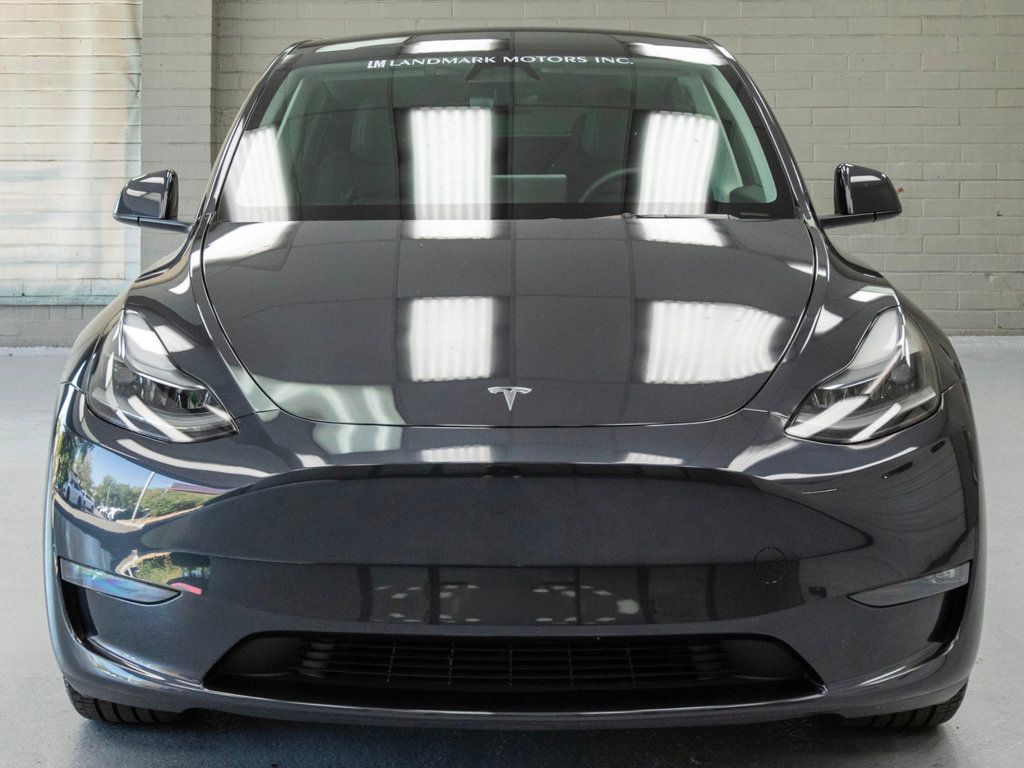 2024 Tesla Model Y Long Range photo 3