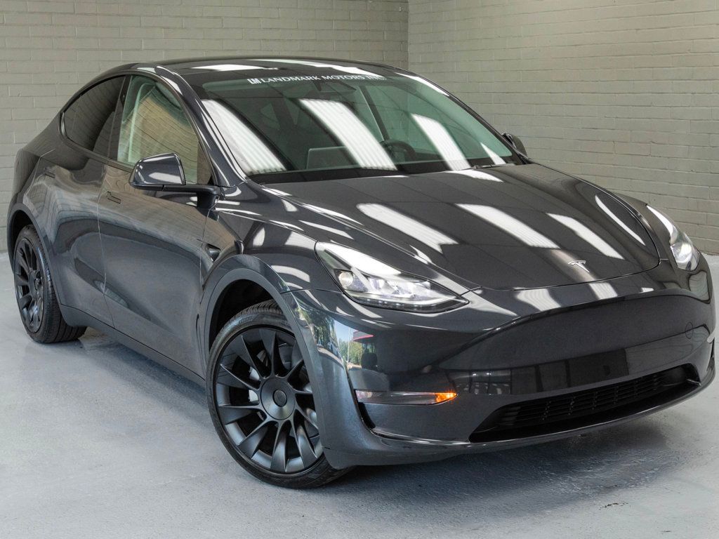 2024 Tesla Model Y Long Range photo 4