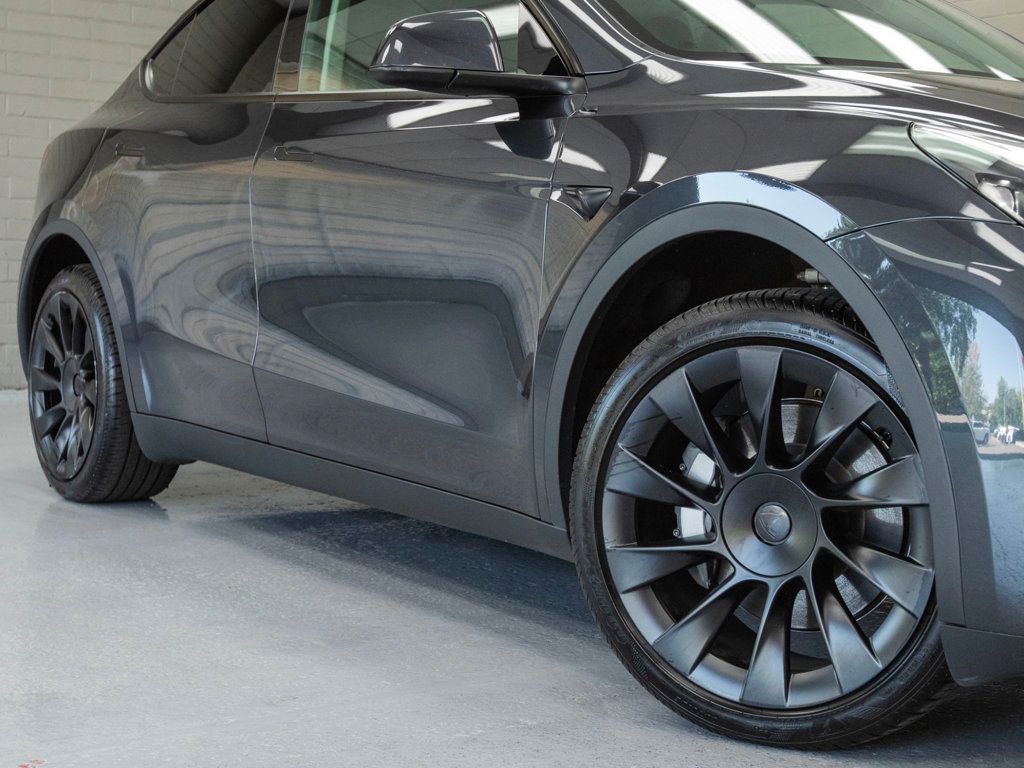 2024 Tesla Model Y Long Range photo 5