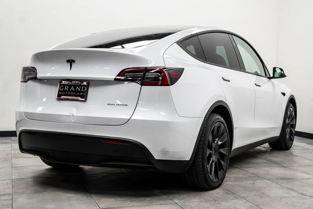 2024 Tesla Model Y Long Range AWD - 22978398 - 11