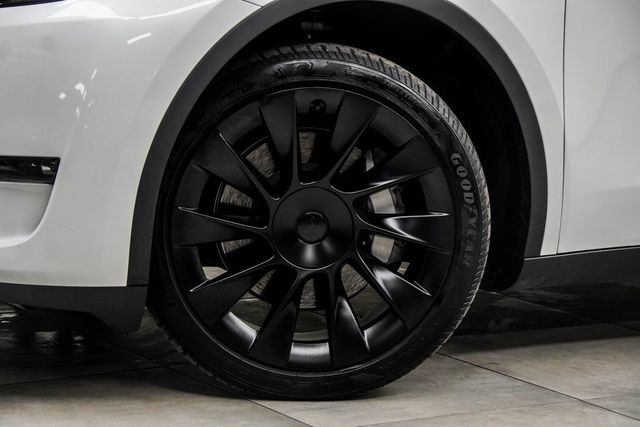 2024 Tesla Model Y Long Range AWD - 22978398 - 2
