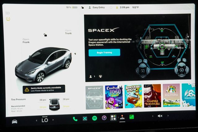 2024 Tesla Model Y Long Range AWD - 23046174 - 28