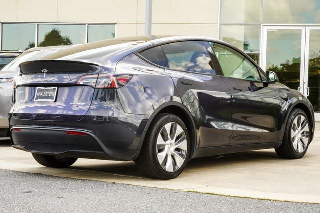 2024 Tesla Model Y Long Range AWD - 23094639 - 11