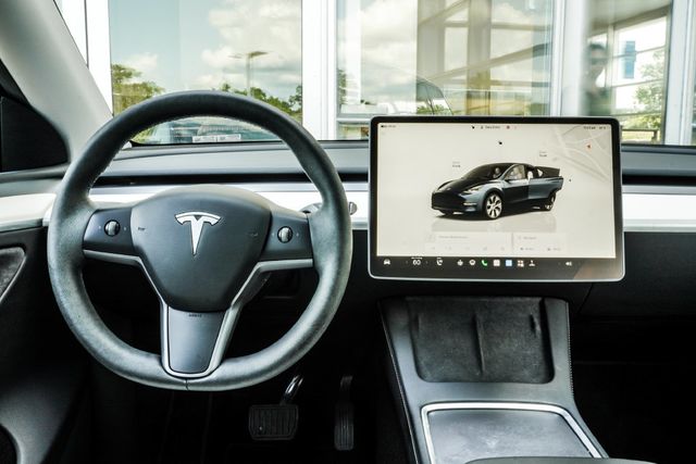 2024 Tesla Model Y Long Range AWD - 23094639 - 16