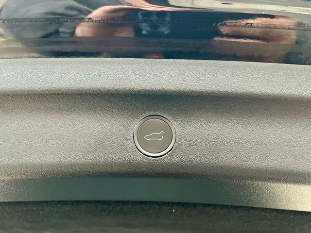 2024 Tesla Model Y Long Range AWD - 22946943 - 9