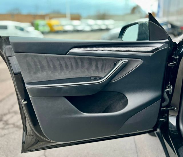 2024 Tesla Model Y Long Range AWD - 22946943 - 11