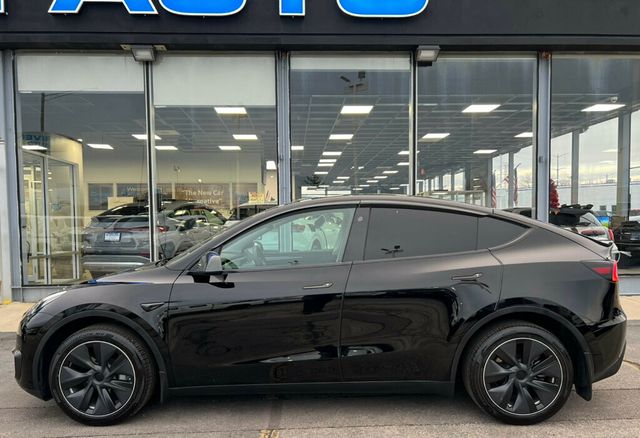 2024 Tesla Model Y Long Range AWD - 22946943 - 32