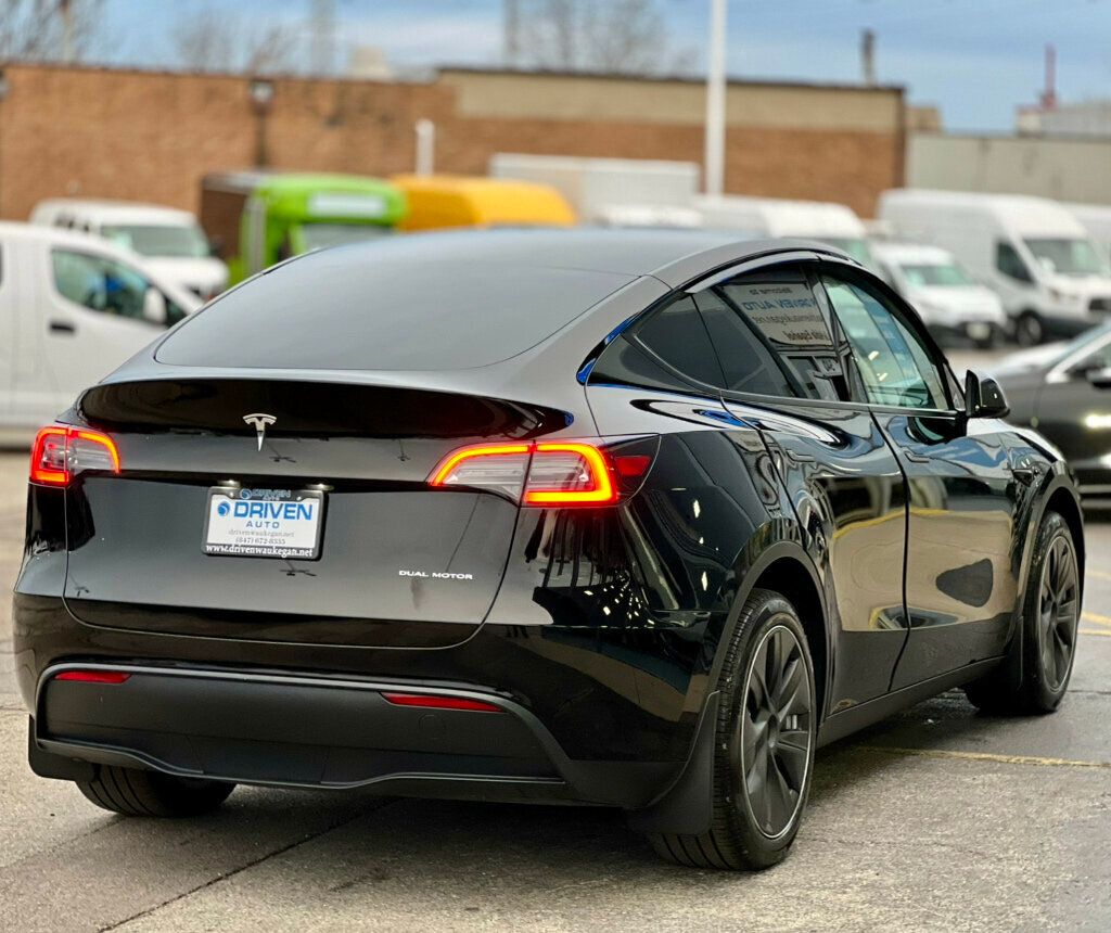 2024 Tesla Model Y Long Range AWD - 22946943 - 35