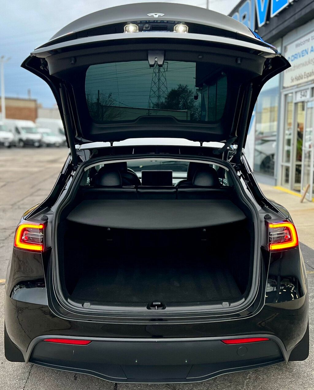 2024 Tesla Model Y Long Range AWD - 22946943 - 8