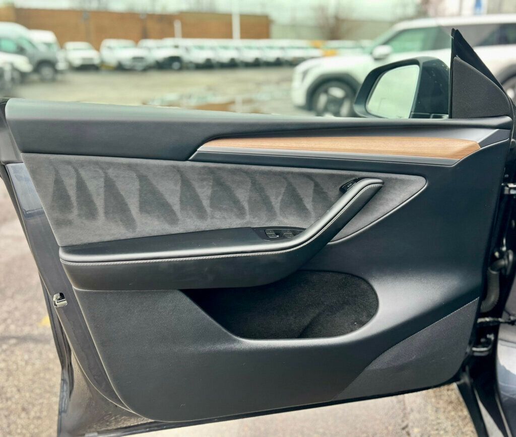 2024 Tesla Model Y Long Range AWD - 22994524 - 10