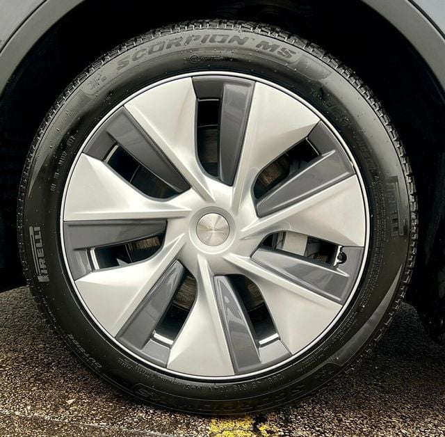 2024 Tesla Model Y Long Range AWD - 22994524 - 28