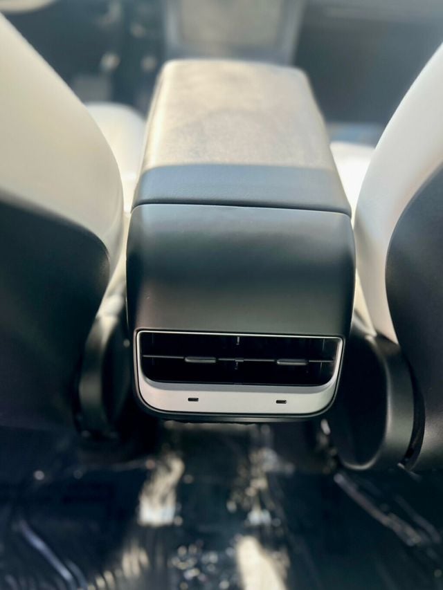 2024 Tesla Model Y Long Range AWD - 22998434 - 17