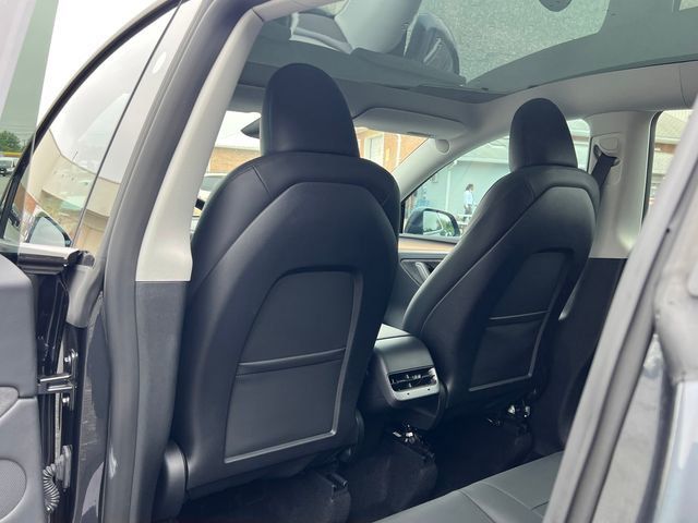 2024 Tesla Model Y Long Range AWD - 23050623 - 13