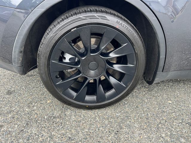 2024 Tesla Model Y Long Range AWD - 23050623 - 17