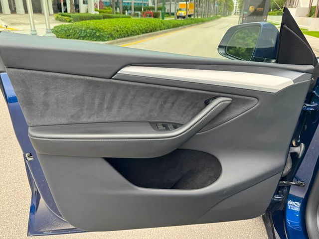 2024 Tesla Model Y Long Range AWD - 23041570 - 19