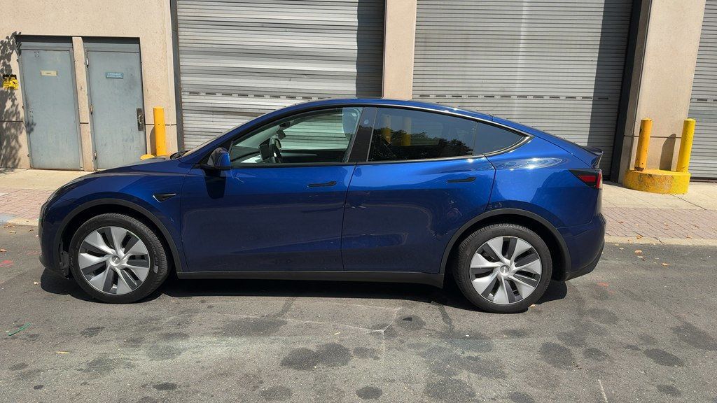 2024 Tesla Model Y Long Range AWD - 23065041 - 1