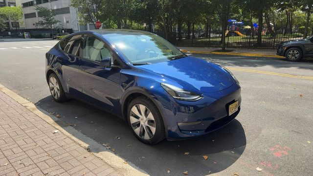 2024 Tesla Model Y Long Range AWD - 23065041 - 5