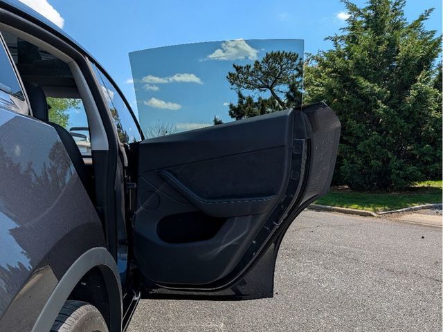 2024 Tesla Model Y Long Range AWD - 23023421 - 11