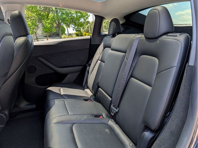 2024 Tesla Model Y Long Range AWD - 23023421 - 13