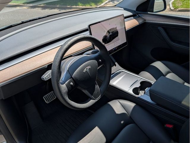 2024 Tesla Model Y Long Range AWD - 23023421 - 17