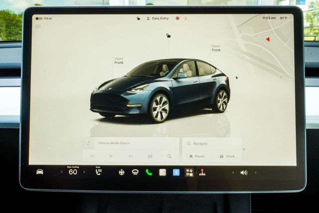 2024 Tesla Model Y Long Range AWD - 23055382 - 21
