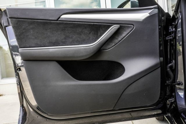 2024 Tesla Model Y Long Range AWD - 23055382 - 30