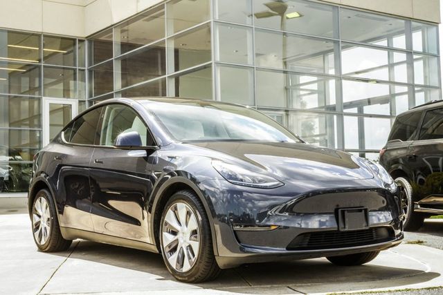 2024 Tesla Model Y Long Range AWD - 23055382 - 3