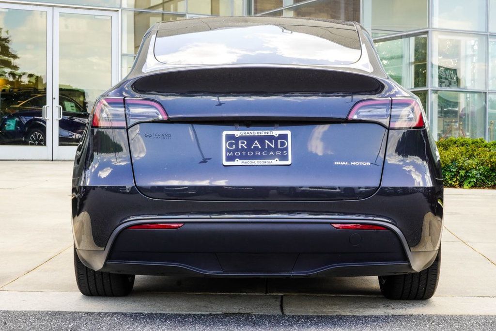 Tesla Model Y photo 11
