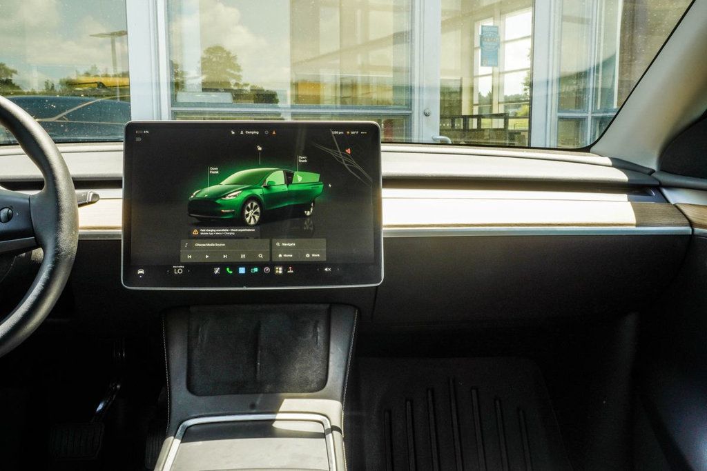 Tesla Model Y photo 18